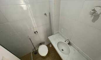 Imagem 6: Apartamento de quarto e sala com piso em porcelanato