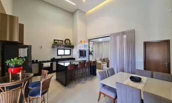 Imagem 4: Casa com 3 suítes à venda no Bairro Bandeirantes em Lucas do Rio Verde Com piscina aqueci