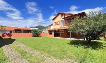 Imagem: Ampla casa à venda com 3 dormitórios e