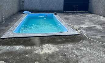 Imagem: Área de lazer com piscina