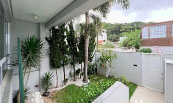 Imagem 4: Casa com elevador e 5 suítes na Praia Brava em Itajaí