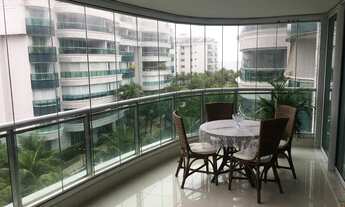 Imagem 3: Apartamento para aluguel tem 290 metros quadrados com 4 quartos