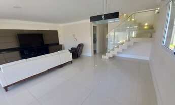 Imagem 5: Casa de condomínio para venda possui 360 metros quadrados com 4 quartos