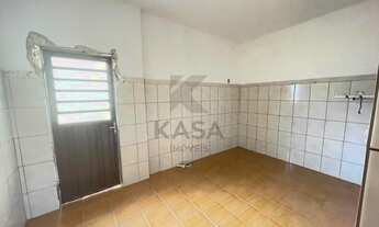 Imagem 6: Casa de alvenaria de 02 dormitórios, sala, cozinha, banheiro, área, entrada para carro. &l