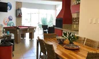 Imagem 4: Casa de condomínio para venda possui 235 metros quadrados com 3 quartos