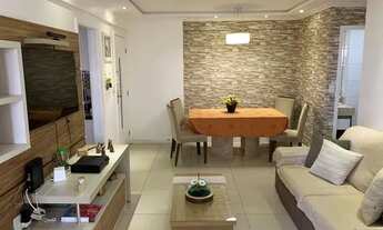 Imagem 2: Apartamento com 4 quartos sendo uma suíte, em 107m² com 2 vagas de garagem