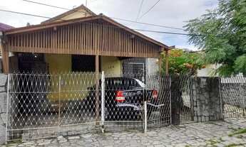 Imagem 2: Casa espaçosa e bem localizada no Roger