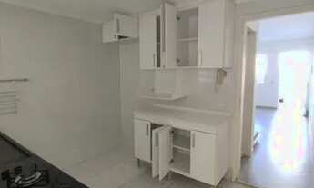 Imagem 4: Casa de condomínio sobrado para aluguel tem 90 metros quadrados com 2 quartos