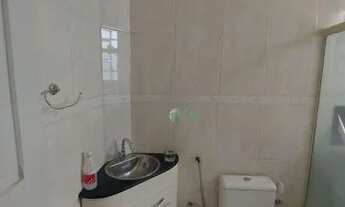 Imagem 7: Apartamento 02 quartos, garagem 01 lance de escadas no início do bairro local privilegiado