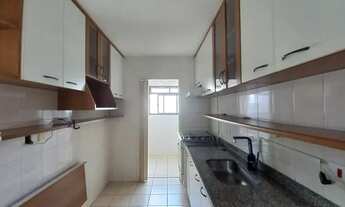 Imagem 7: Apartamento com 65m², armários nos quartos e cozinha. Condomínio fechado com lazer complet