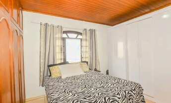 Imagem 2: Casa para venda tem 229 metros quadrados com 3 quartos em Cidade Industrial - Curitiba - P