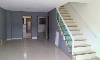 Imagem 2: ALUGO CASA DUPLEX 4 QUARTOS