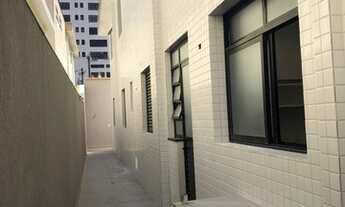 Imagem: Sobreposta baixa, Embaré, para aluguel