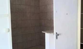 Imagem 4: Ótimo JK na Lima e Silva, Cidade Baixa, cozinha reformada, piso em parquet e bem ventilado