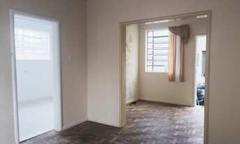 Imagem 2: Apartamento para aluguel possui 60 metros quadrados com 2 quartos em Centro - Curitiba - P