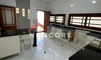 Imagem 5: Sobrado em Rua Doutor Aldemar de Moura Resende - Vila Resende - Caçapava/SP