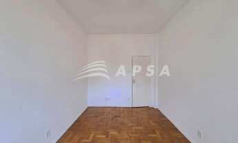 Imagem 6: EXCELENTE APARTAMENTO COM 79M², PINTURA NOVA, DE FUNDOS, SALA, 2 QUARTOS, BANHEIRO SOCIAL