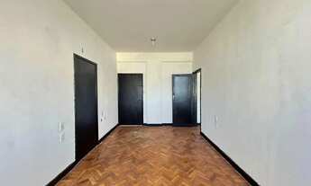 Imagem 6: Conjunto composto por 3 salas comerciais, com área total de 60 m² interligadas com ambient