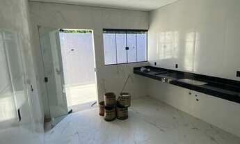 Imagem 4: Casa com piscina em meio terreno com 3 quartos, 1 suíte