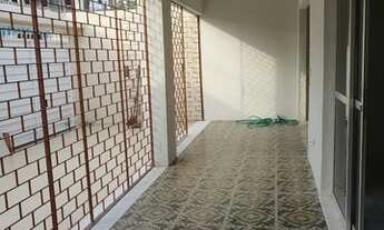 Imagem: Casa grande com uma Edícula no Bairro Farol