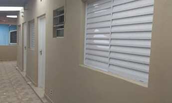 Imagem: Quarto com banheiro mobiliado Para Rapazes