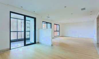 Imagem 3: Apartamento amplo com 202 m² 4 Dormitórios, 2 suítes 4 vagas, varanda envidraçada, vista l