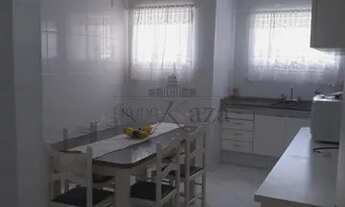 Imagem 7: Casa para aluguel e venda tem 273 metros quadrados com 9 quartos