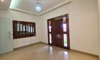 Imagem 4: Casa grande com 03 quartos e 03 salas