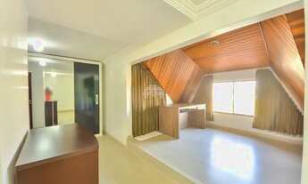 Imagem 6: Sobrado para venda possui 147 m² com 2 quartos em Jardim das Américas - Curitiba - PR