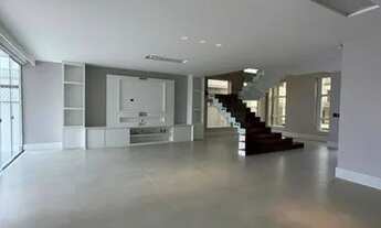 Imagem 6: Casa de condomínio para venda possui 477 metros quadrados com 4 quartos