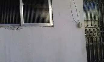 Imagem 7: Alugo Conjugado Quarto, pia, banheiro e área - R$ 350,00