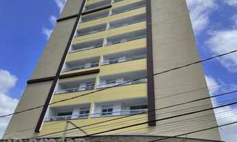 Imagem 2: Apartamento com 02 Dormitórios (sendo 01 suíte), varanda e 2 vagas de garagem. Localizado