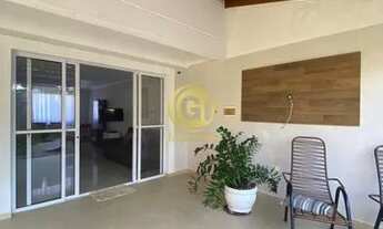 Imagem 5: Casa de condomínio para aluguel tem 200 metros quadrados com 4 quartos