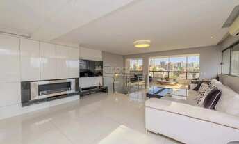 Imagem 2: Cobertura com 284m², totalmente reformada