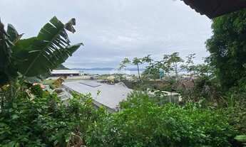 Imagem 7: Casa com 4 quartos/dormitórios no bairro Jardim Janaína, em Biguaçu- SC