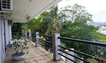 Imagem 4: Mansão Contemporânea em Piratininga: 4 Suítes, Suíte Master com Hidro e Lazer Completo