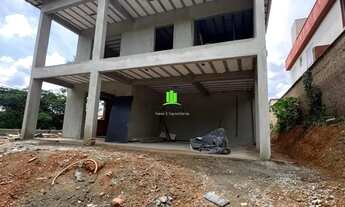 Imagem 4: Casa Imponente em Construção