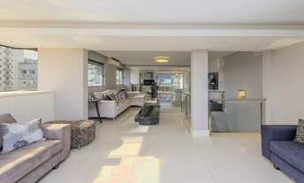 Imagem 6: Cobertura com 284m², totalmente reformada