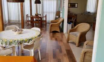 Imagem 5: Casa com Ampla Área de Convivência e Piscina