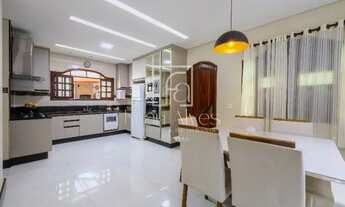 Imagem 5: Casa sobrado com 5 quartos 2 suítes, churrasqueira e localizada à QSA 04 Taguatinga Sul