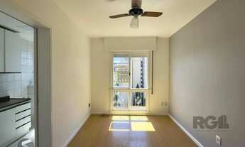 Imagem 3: APARTAMENTO 1 DORMITÓRIO EM ANDAR ALTO COM VISTA PARA GUAÍBA NO CENTRO HISTÓRICO