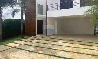 Imagem 2: RE/MAX Aluga casa em Valinhos condomínio Vila Romana 3 suítes, 3 vaga,251.46 de área const