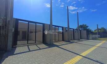 Imagem 3: Casa térrea com 2 dormitórios e amplo pátio no bairro Igara