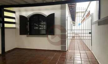 Imagem: Casa com 2 dormitórios, 2 vagas, quintal