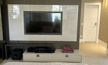 Imagem 5: Casa para venda tem 700 metros quadrados com 5 quartos.