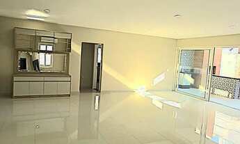 Imagem 6: Casa de condomínio para venda possui 400 metros quadrados com 4 quartos