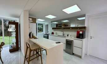 Imagem 7: Casa moderna em condomínio fechado de alto padrão no Ecoville com 03 suítes