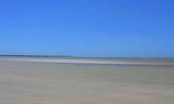 Imagem 3: Terreno para venda tem 2000m2 a cerca de 600m da beira da Praia de Panaquatira