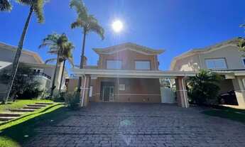 Imagem 3: Casa de condomínio para aluguel possui 484 metros quadrados com 4 quartos