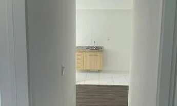 Imagem 6: * ALUGO BELO APARTAMENTO NO TÉRREO R$ 2.700,00 *